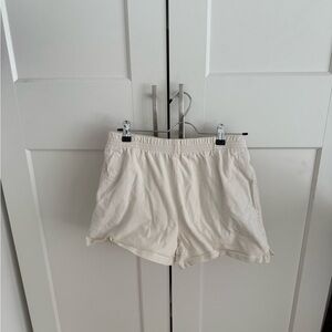 BRANDY MELVILLE white/ cream shorts